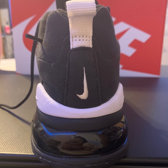 AIR270 React nikes - Picture 3 of 6